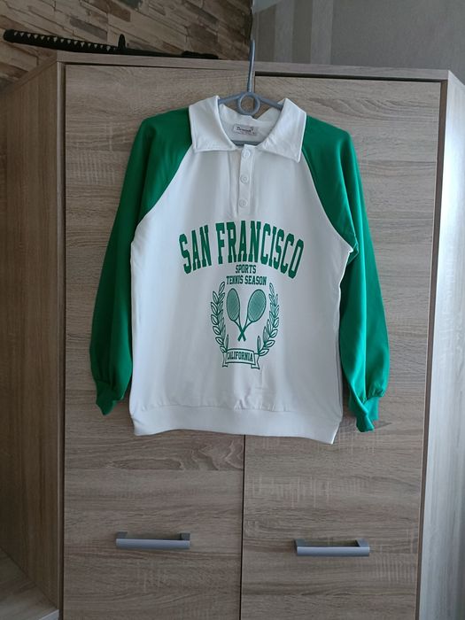 Sportowa bluza z kołnierzykiem