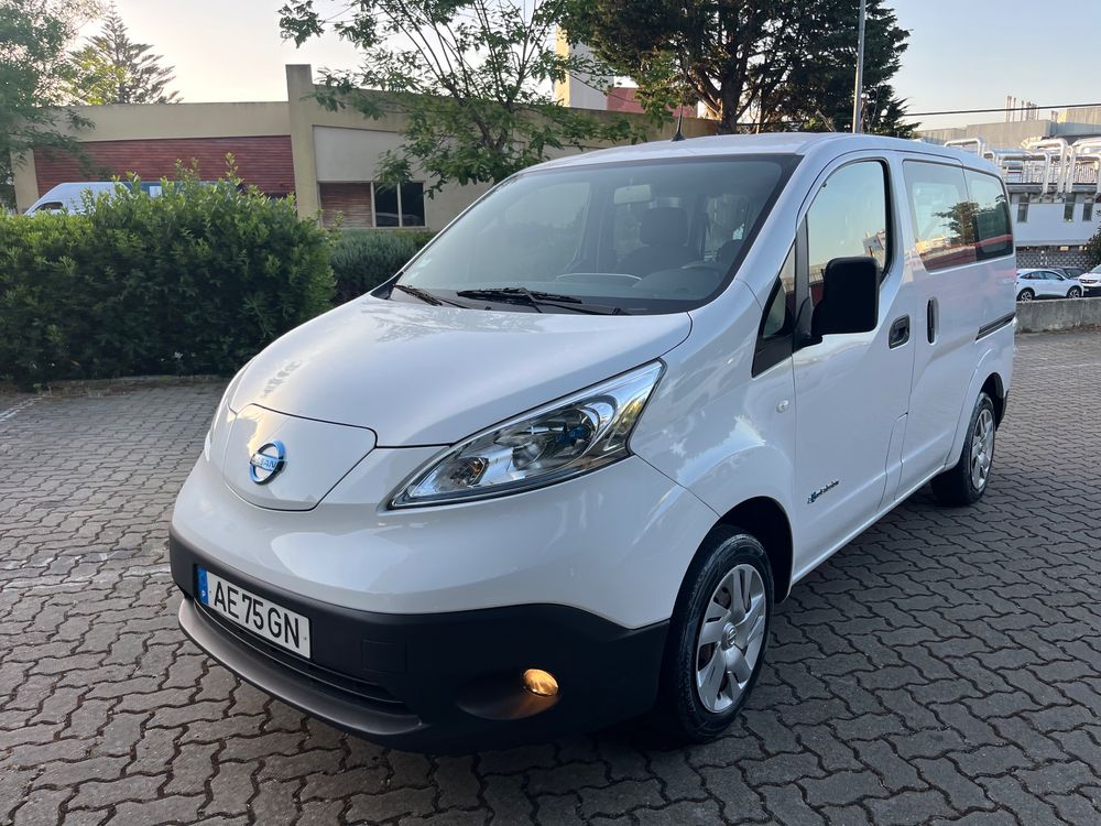 Nissan NV200 Combi