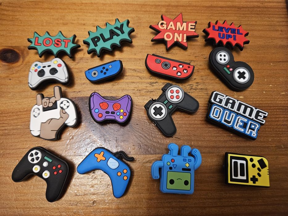 Pins przypinki do crocs playstation dla gracza