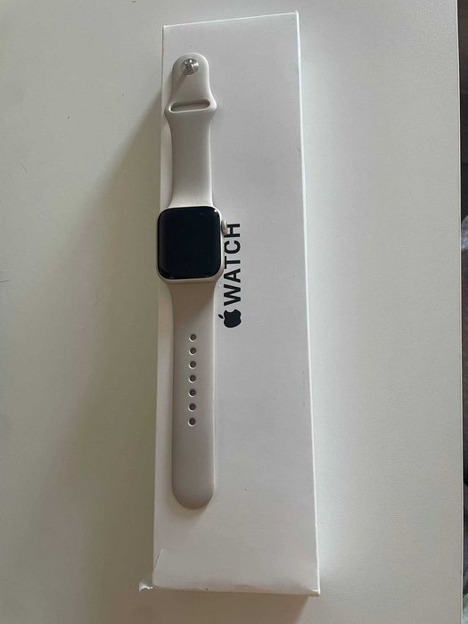 Смарт годинник Apple Watch SE 2 40mm Б/у