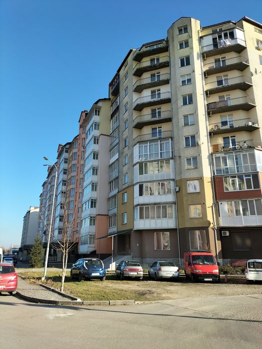 Оренда фасадного магазину 132 м.кв - More