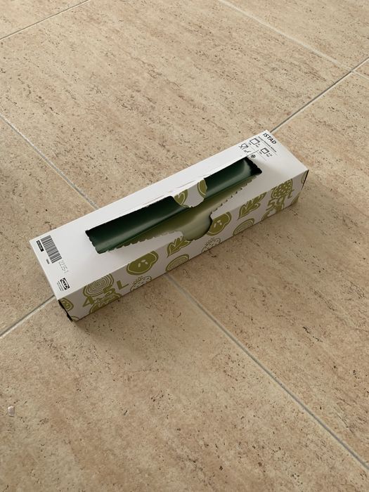 Colheres de pau, concha, sacos congelamento, marmita, copo com tampa, pega de forno - tesoura de salada - separador de talheres - dou 0€