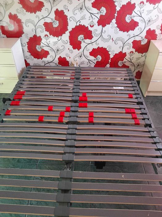 Estrado articulado para cama