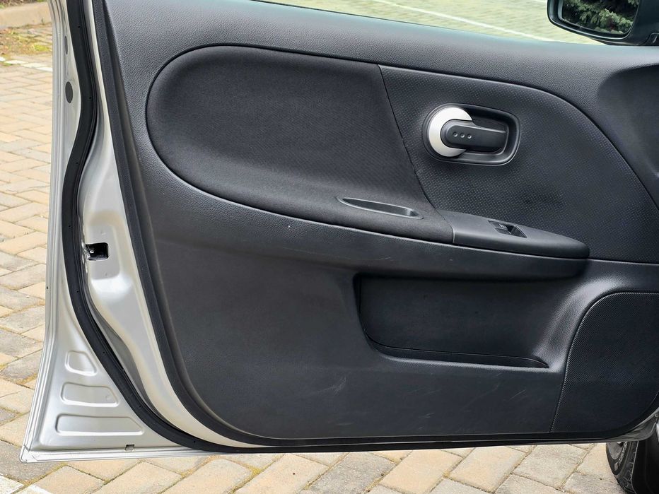 Nissan Note 2012г.в. 1.4 бензин не крашен, пробег 89 тыс