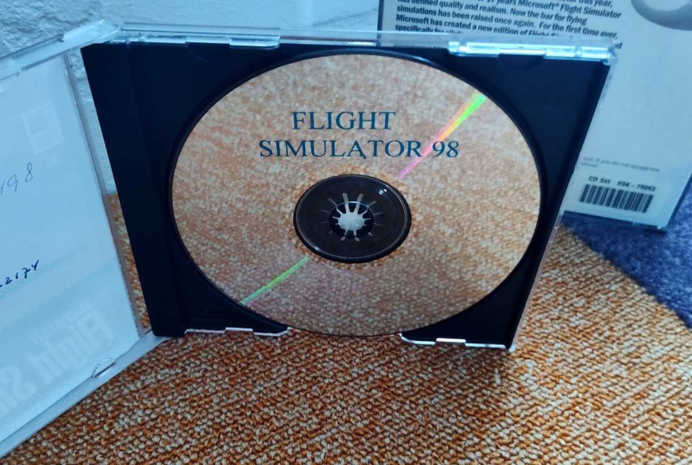 Microsoft Flight Simulator 2000 PROFESSIONAL + FS 98