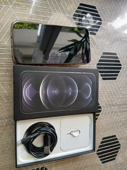 Iphone 12 pro w stanie dobrym