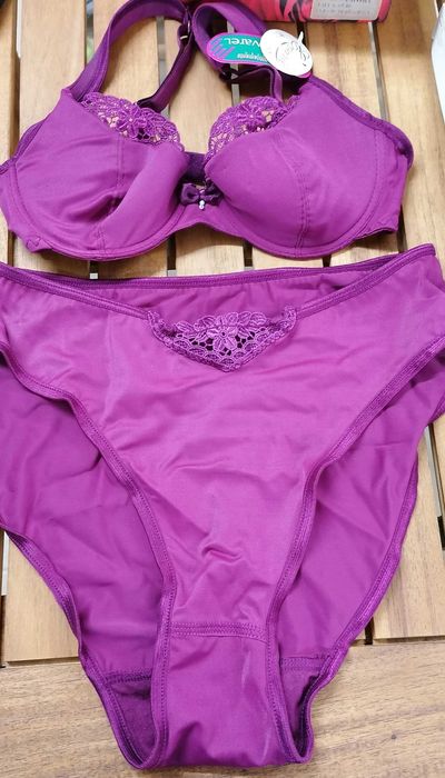 Lingerie , conjunto novo, cada 5€