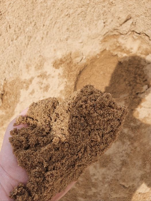 Żwir , piasek , kamień drenażowy.