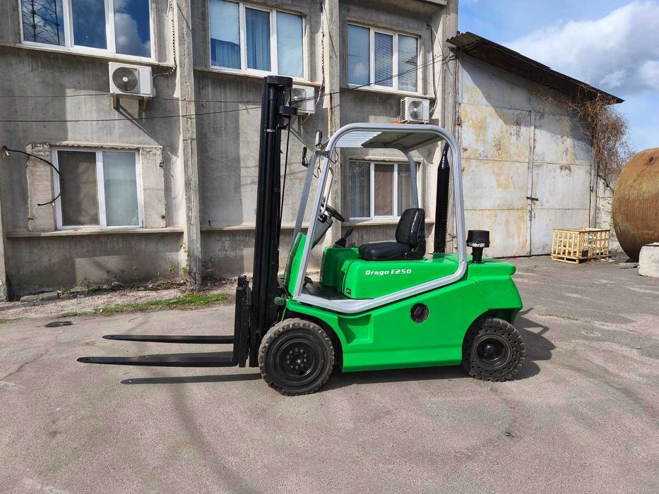 Вилковий навантажувач дизельний 2,5т Cesab Drago E250 2012року