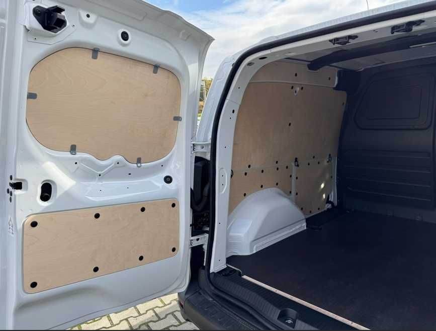 Zabudowa busa paki montaż Renault Kangoo L2