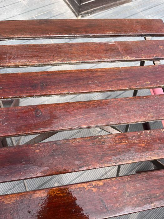 Mesa de exterior com duas cadeiras