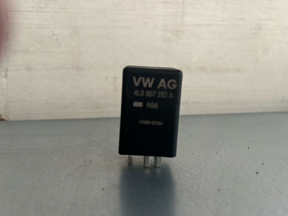 PRZEKAŹNIK ŚWIEC ŻAROWYCH AUDI VW SEAT 4L0907282A