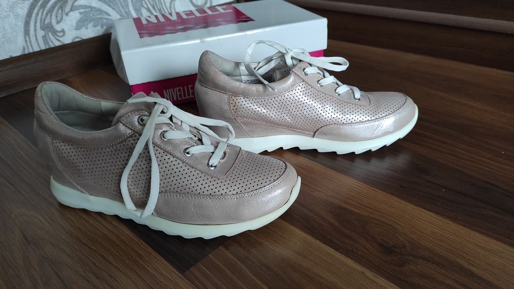 Мокасіни, натуральна шкіра,  37,5 -38р