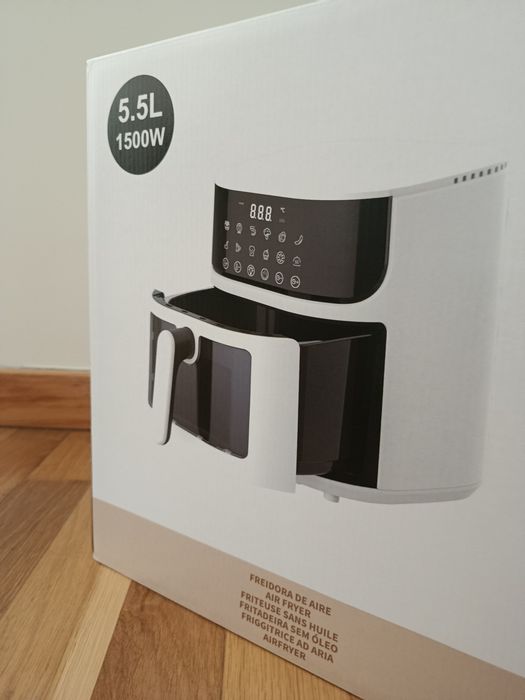 Airfryer branca nova e selada 5.5L