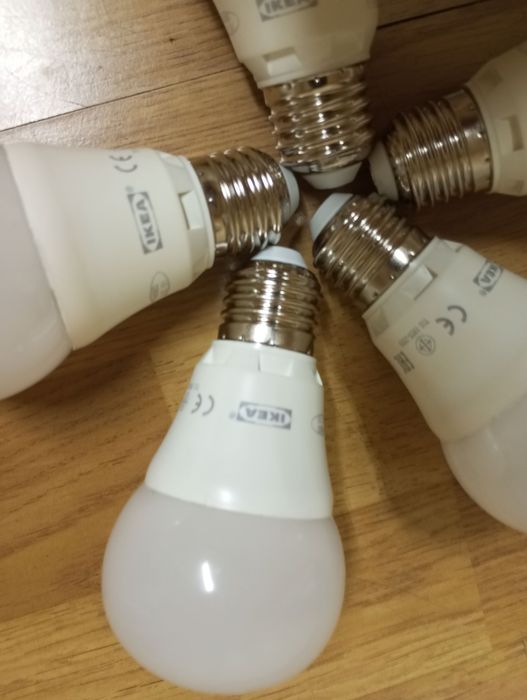 Vendo Lâmpadas LED cinquenta cêntimos cada