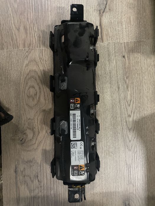 Airbag Tesla Model S пасажир коліна