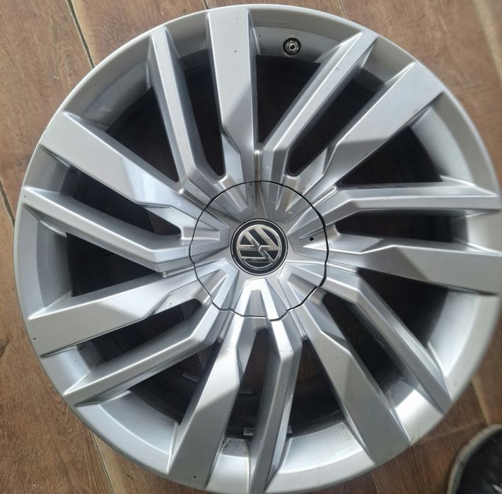 Продам заводські диски на  VW .Audi .Mercedes  19 радіус 5X112 R 19  в супер стані.Чехія