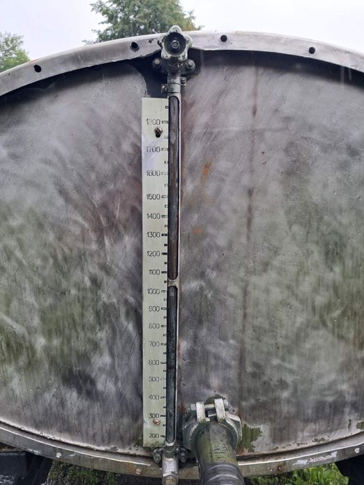 Продам нержавіючу бочку 2 куб.на колесах