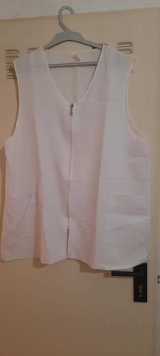 32 Batas novas para trabalhos 23 pretas s/ manga  e 9 brancas s/ manga