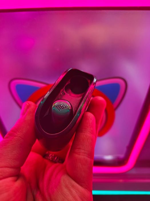 JBL słuchawki bezprzewodowe dokanałowe słuchawka etui ładujące case