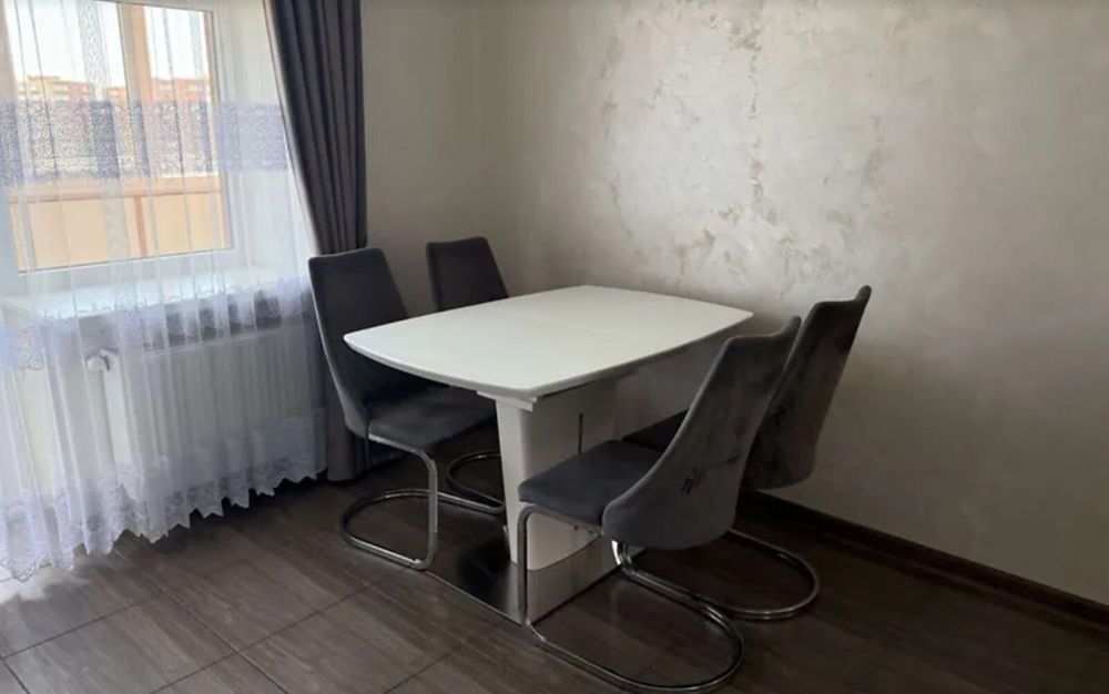 Продаж 2к квартири 50 кв. м на вул. Тролейбусна