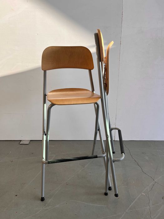 2 x Bancos de madeira rebativeis