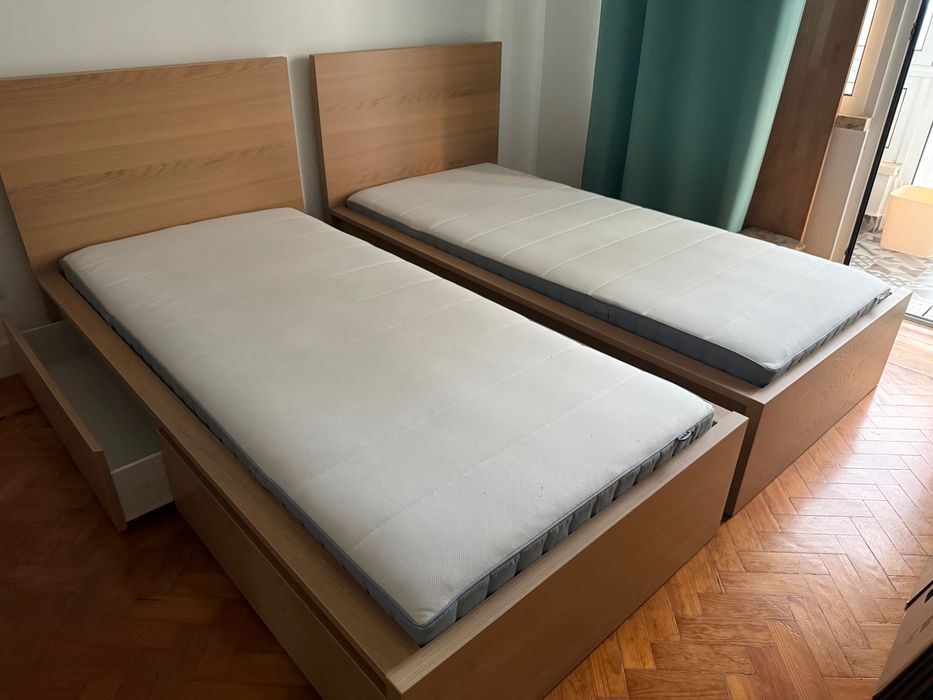 2 Camas individuais Ikea Malm, com gavetas
