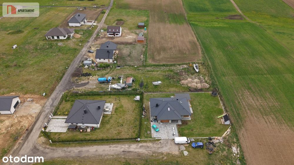 Działka budowlana 2437 m² – Stradomno