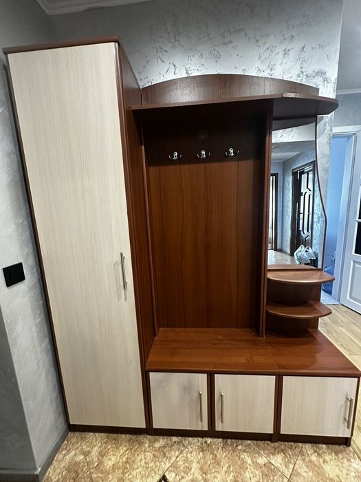 Передпокій, шафа в коридор
