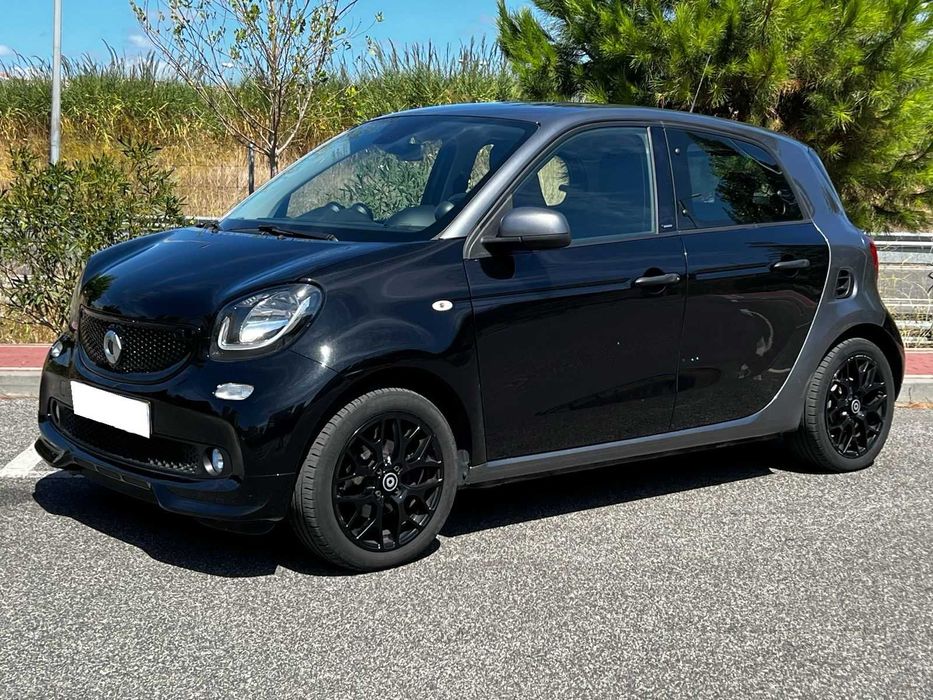 smart Forfour de 90CV de caixa manual na versão Passion irrepreensível