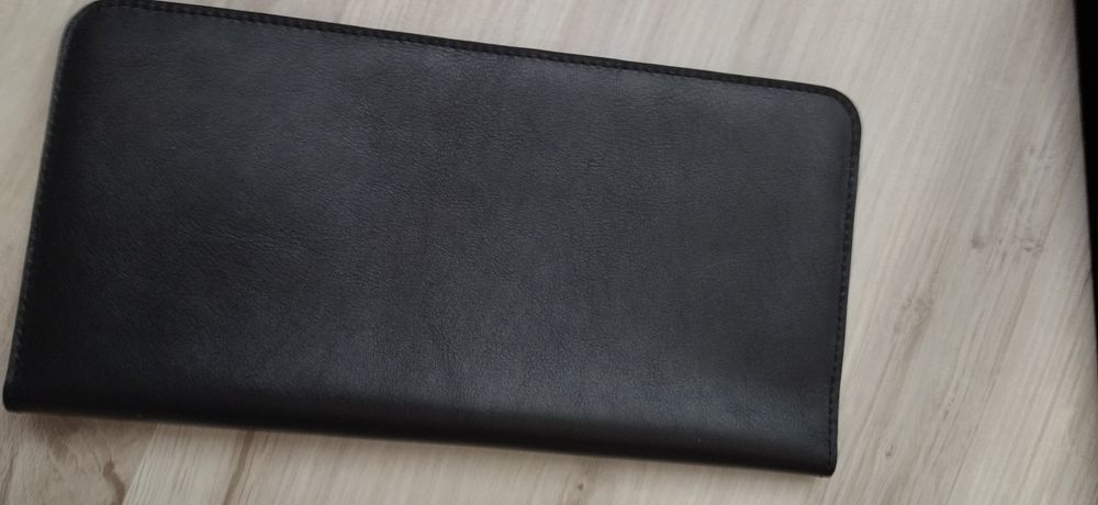 Продам новую кожаную визитницу