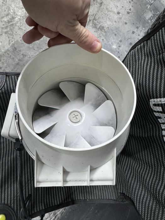 Витяжний вентилятор