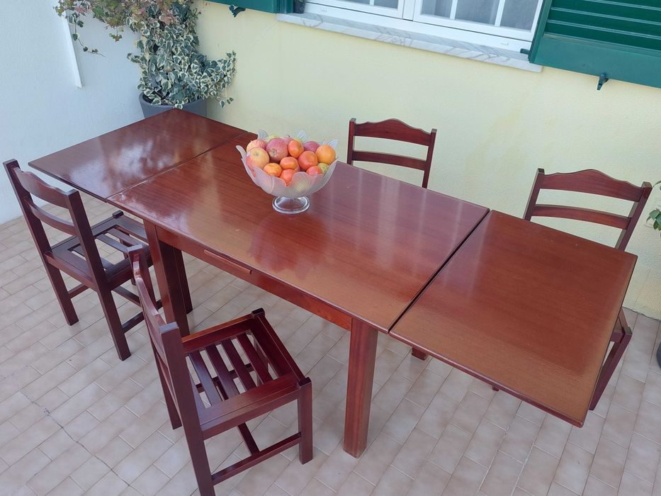 Mesa extensível de cozinha maciça em mogno + 4 cadeiras