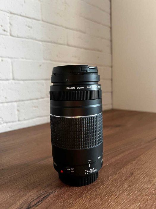 Canon eos 2000d фотоапарат + 2 обʼєктиви