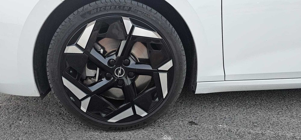 Opel Astra GSe Plug-in Hybrid 2023 | 225cv | 17.000 mil km Nacional