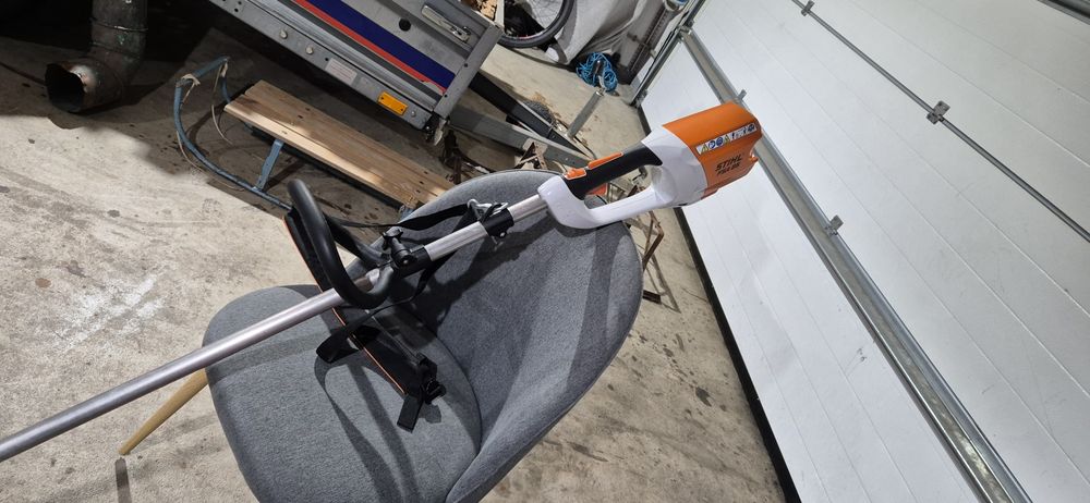 Podkaszarka akumulatorowa. STIHL FSA 85. Kosa.  Jak nowa
