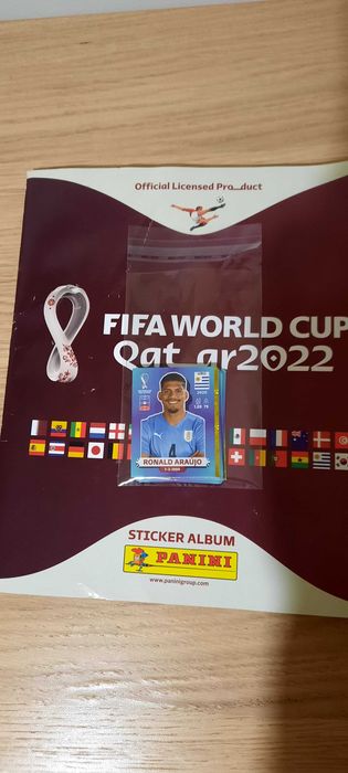 Vendo caderneta do mundial 2022 Qatar, completa +24 cromos