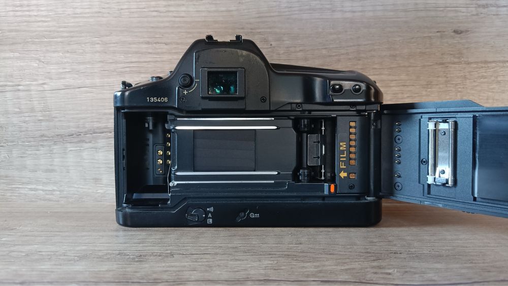 Плівкова камера Canon EOS-1 Ser.135406 Уважно ознайомтесь з описом!