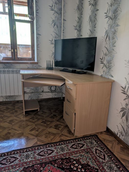 Компьютерний стіл
