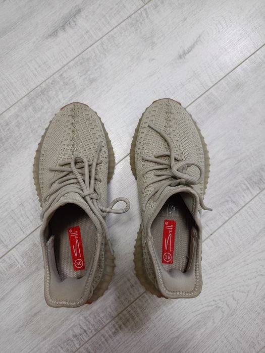 Кросівки Adidas Yeezy/ізіки