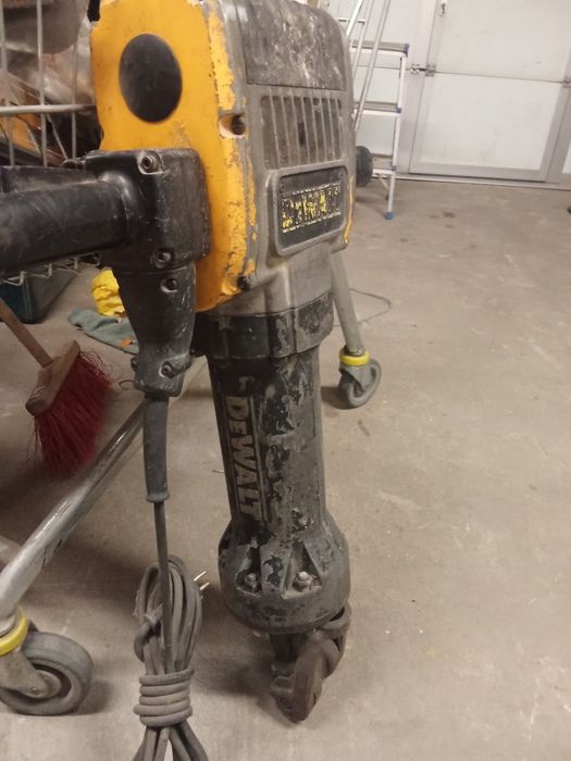 Młot Wyburzeniowy Dewalt Super okazja