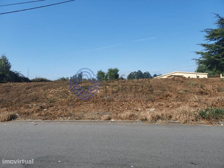 Lote de construção moradia geminada