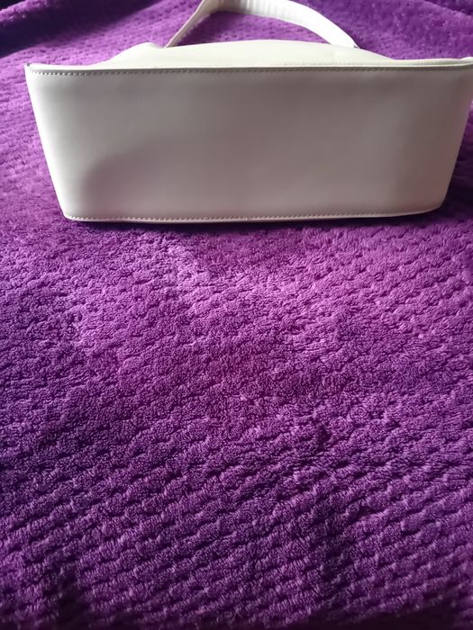 Mala  de ombro estilo hobo na cor bege/areia da C&L Paris