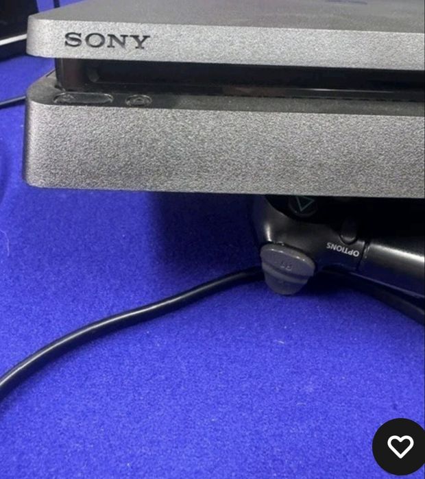 PS4 1TB pouco uso