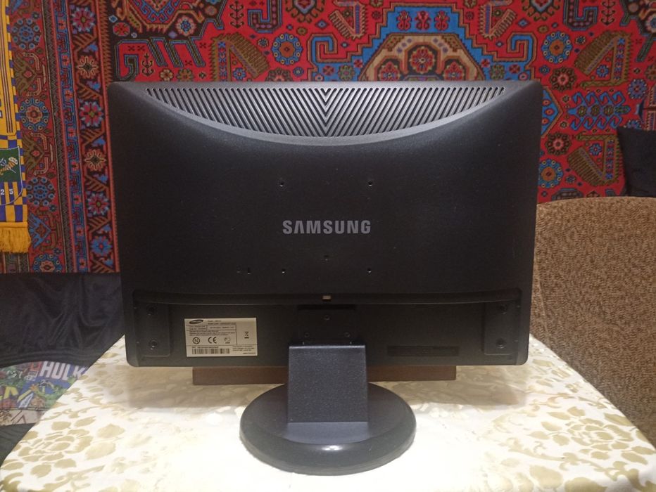 Продам монитор Samsung !