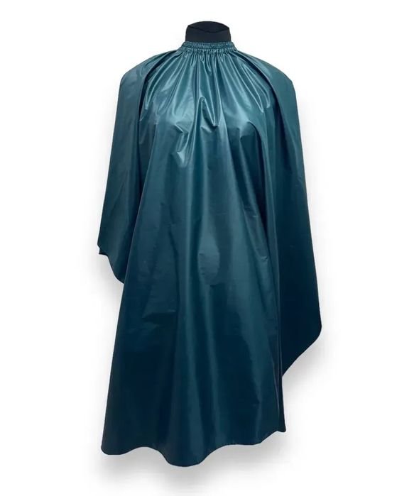 Однотонний перукарський пеньюар-накидка для клієнта.