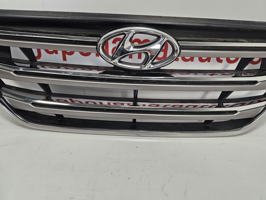 Решітка радіатора Hyundai Tucson 2015-2018 р.в. стан нової.