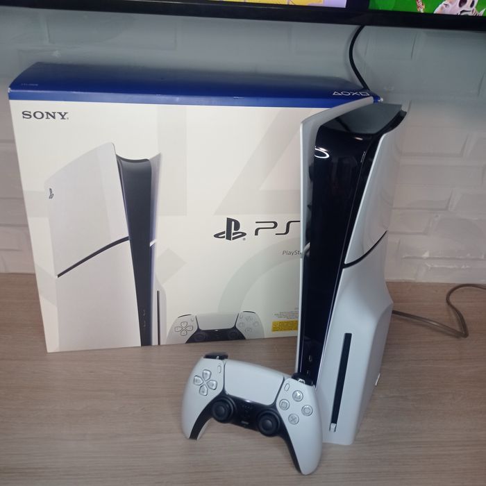 PS5 Slim з приводом. Майже нова