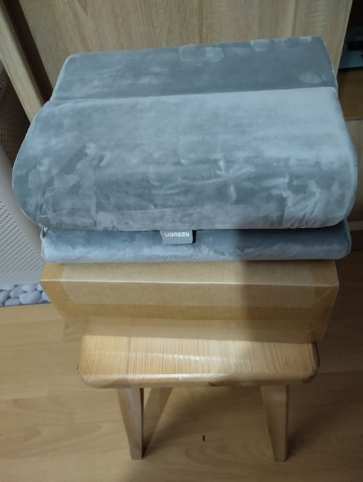 Poduszka na tablet lub książkę