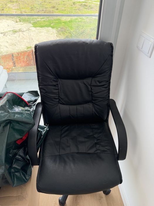 Cadeira escritorio preta